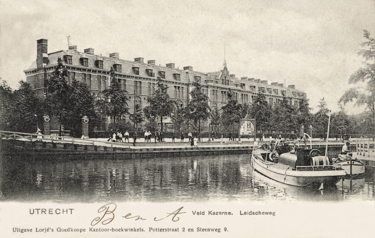 De Veldkazerne aan de Leidseweg. Coll. Lisman