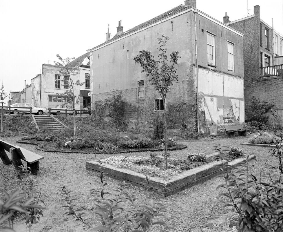 De Jan van Lingtuin in de Lauwerecht in 1976. Foto: Het Utrechts Archief