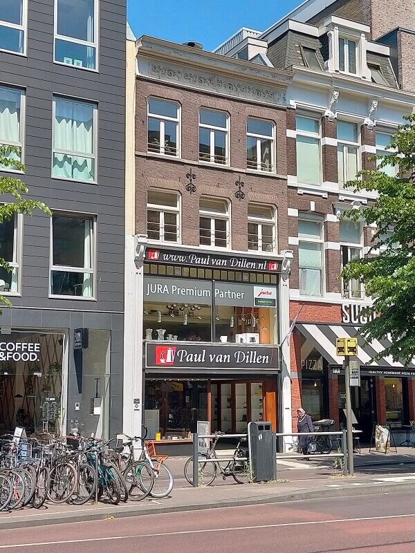 De winkel van Paul van Dillen is tegenwoordig gespecialiseerd in koffiemachines. Foto: Vincent Dirksen