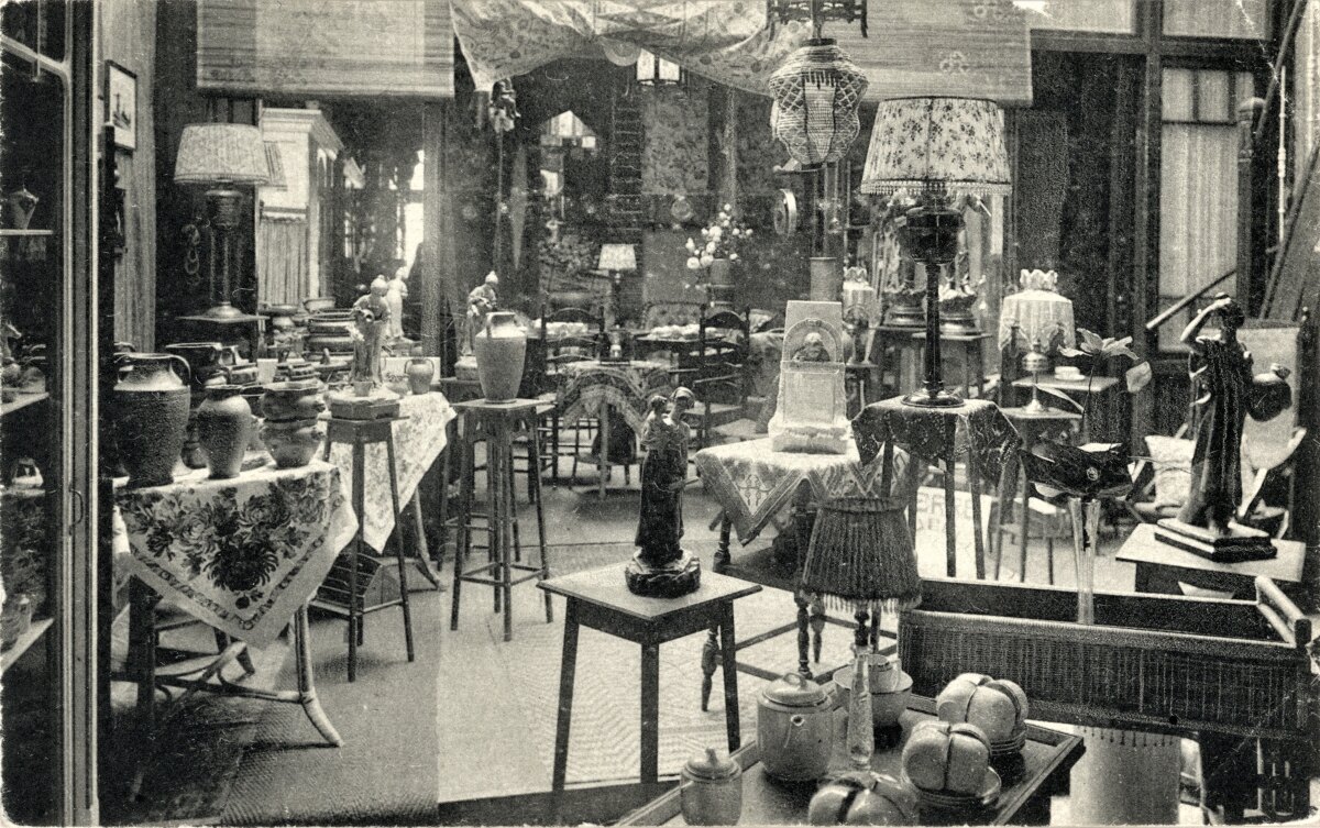 Hier zien we het interieur van het Magazijn “Voorwaarts”, zoals dat er na de verbouwing van 1908 uitzag.