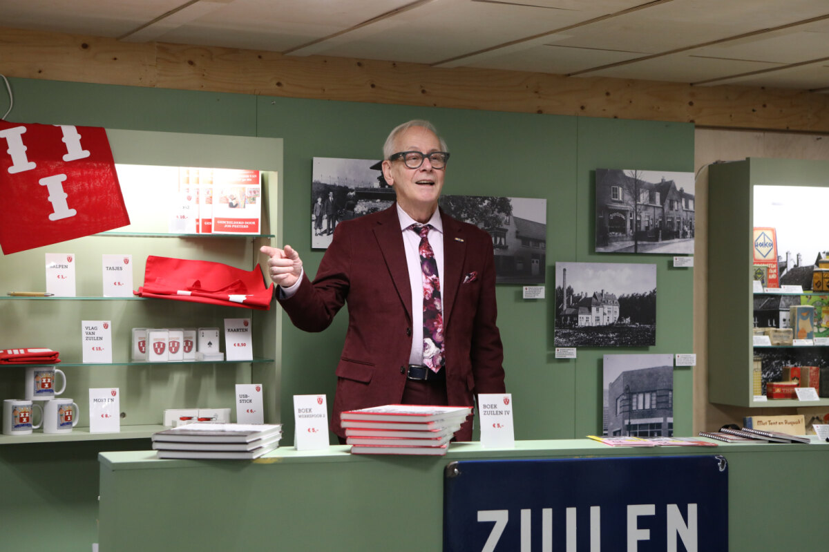 Museum-directeur Wim van Scharenburg.