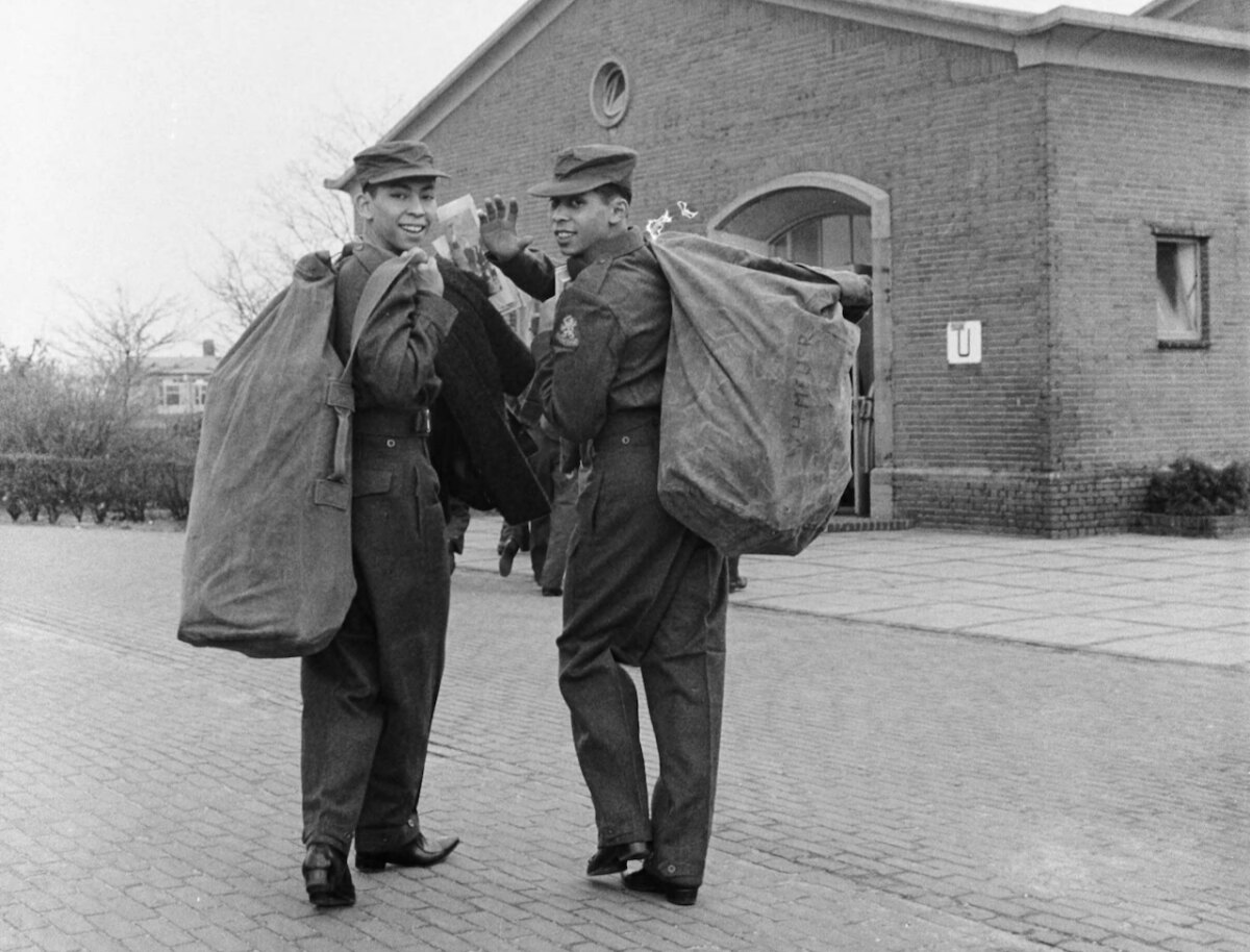 In 1962 de Blue Diamonds in militaire dienst. Foto: Harry Pot / Anefo