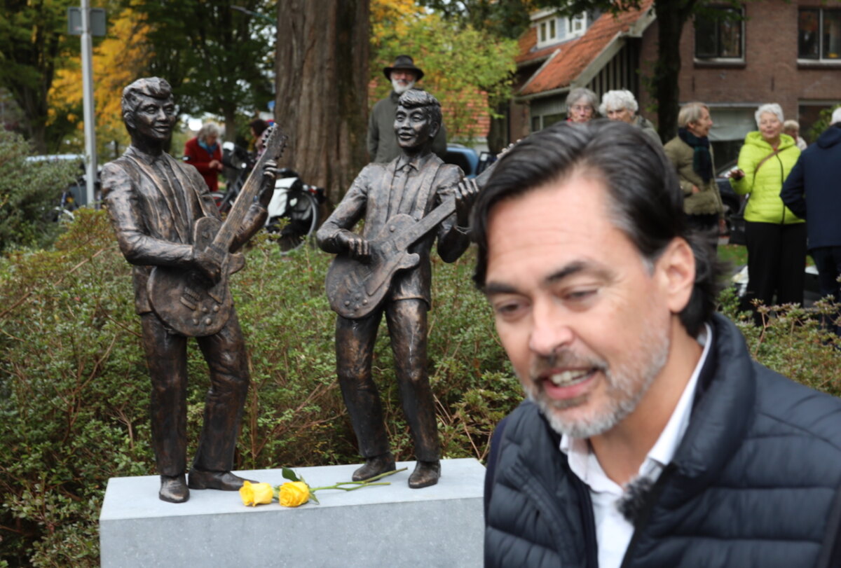 Het beeld van de Blue Diamonds met op voorgrond Steffen de Wolff (zoon van Riem). Foto: Ton van den Berg