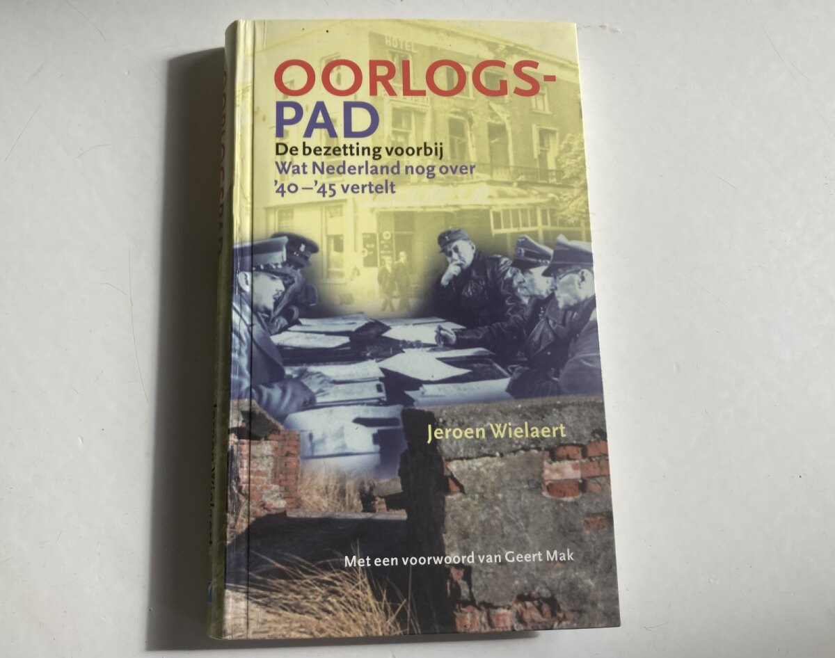 Het boek 'Oorlogspad'