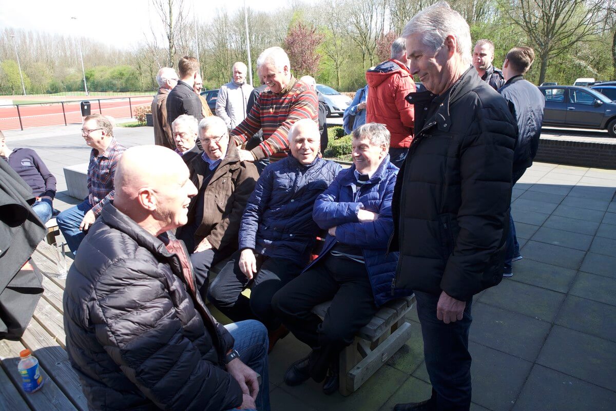 Oud-voetballers van DOS.