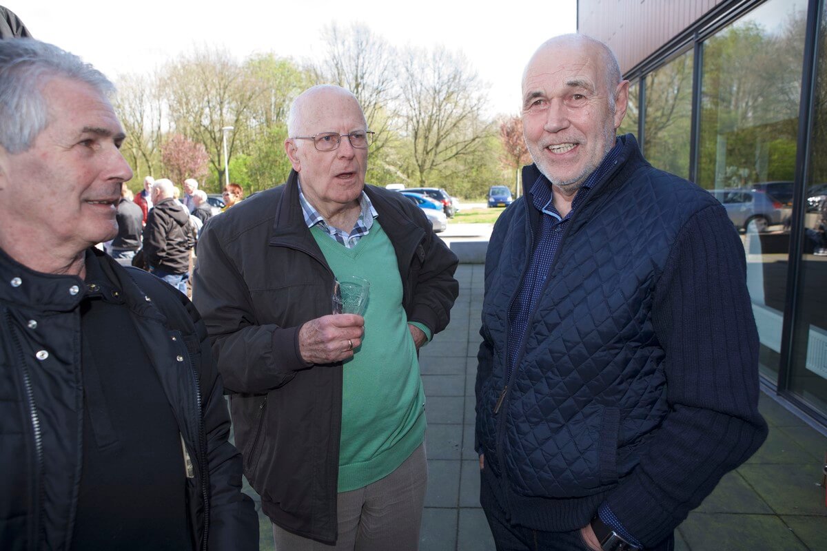Oud-FC Utrecht spits Leo van Veen (rechts) met vader Brakke. Foto: Ton van den Berg