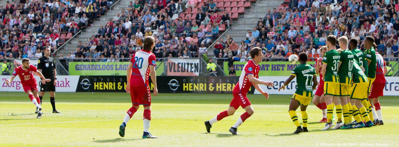 Labyad schiet diep in blessuretijd de 3-3 binnen uit een vrije trap.