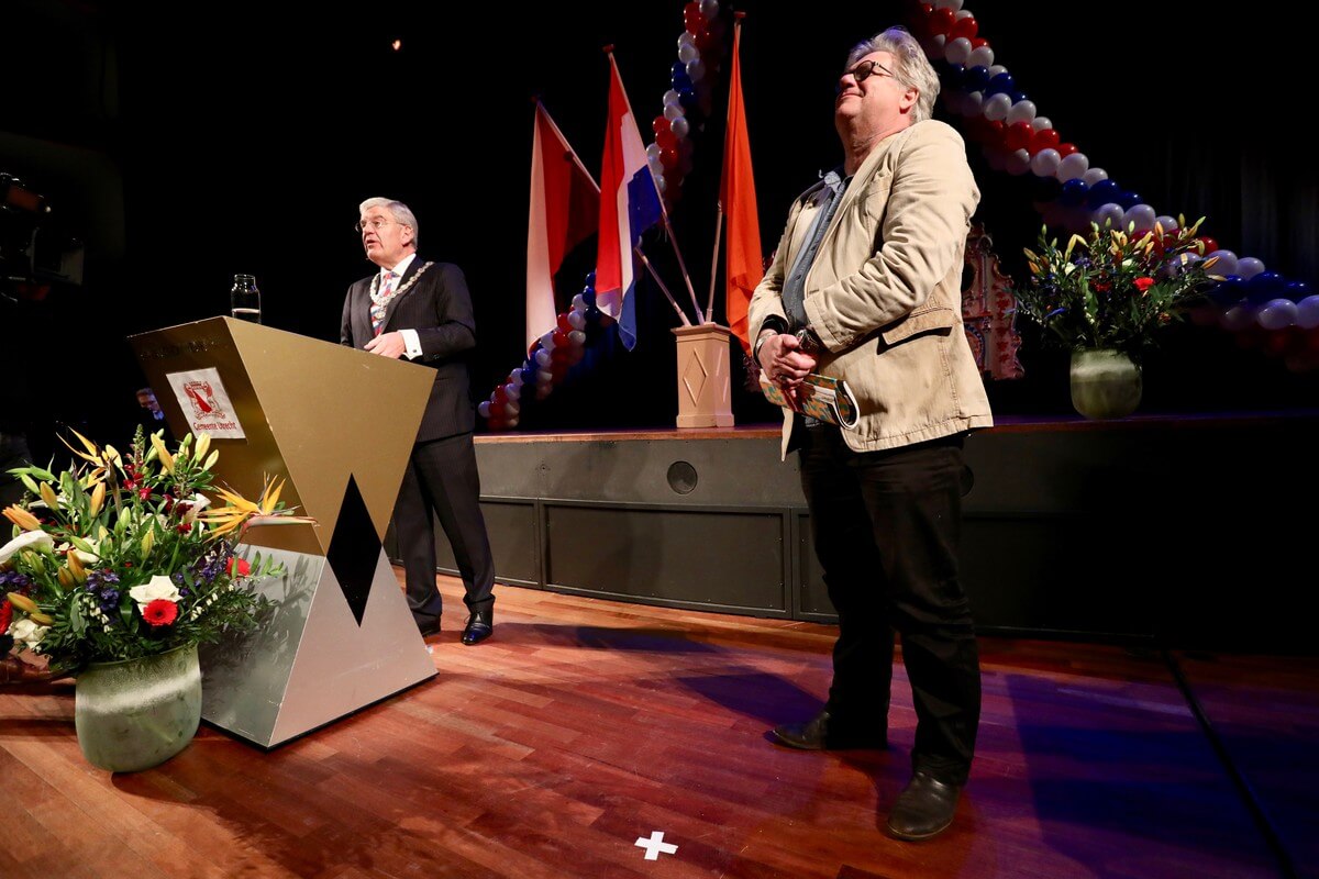 Jan van Zanen spreekt en Wielaert luistert. Foto: Ton van den Berg