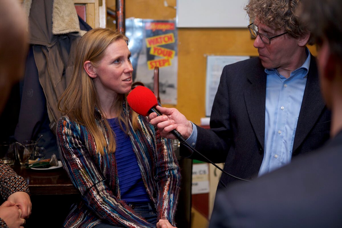 Lot van Hooijdonk tijdens een verkiezingsdebat. Foto: Ton van den Berg