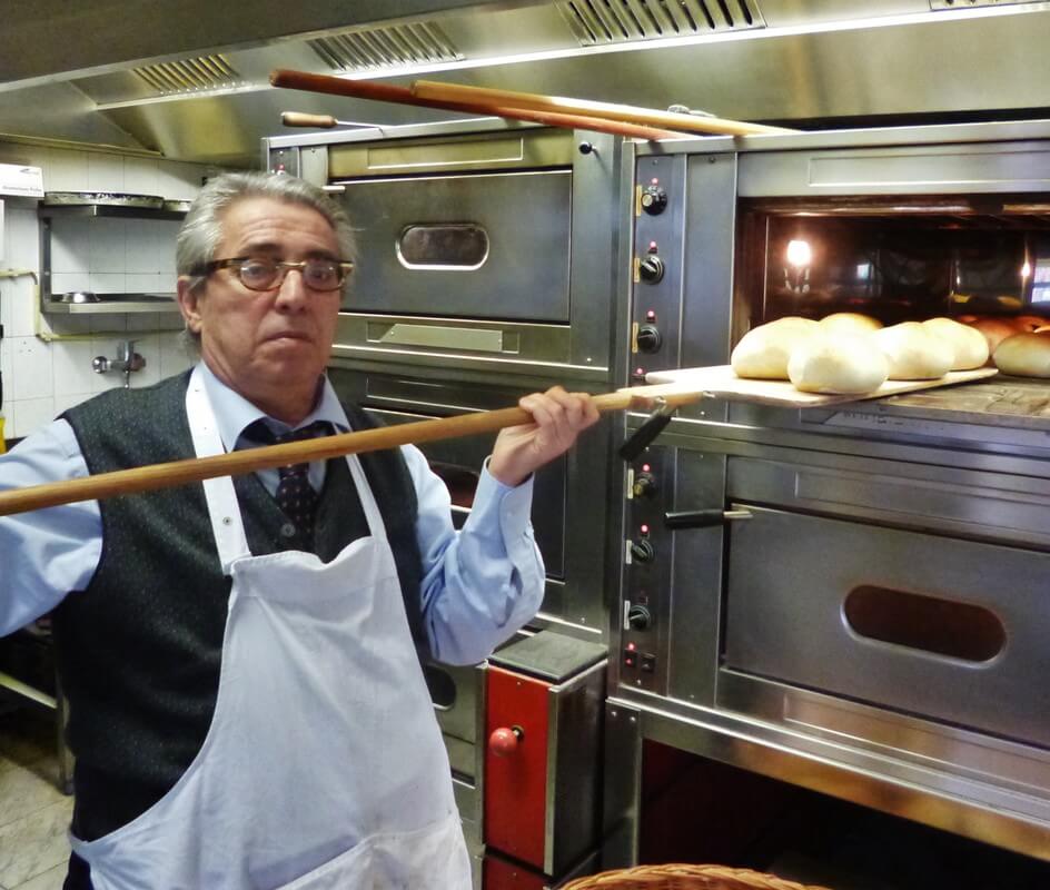 Mario Nistro in zijn bakkerij. Foto: Jan Jansen