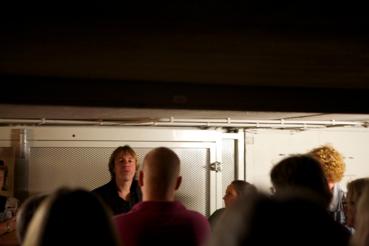 In de kelder onder het podium. Foto: Ton van den Berg