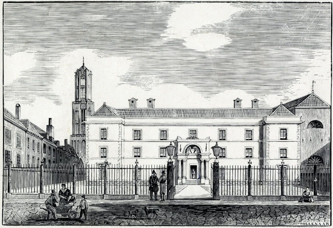 De toegangspoort en het hekwerk bij de rechtbank circa 1840. Illustratie: Tollenaar (HUA)
