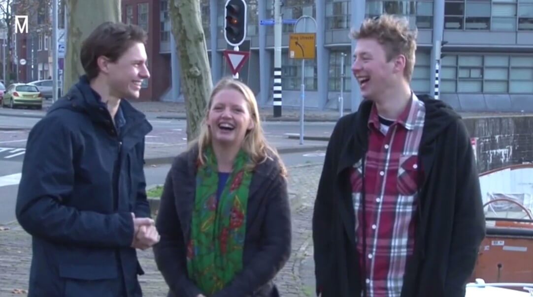 De lachers gaan op pad. Foto: Massa