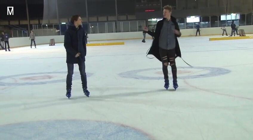 Joop en Tim op de schaatsbaan in Overvecht. Foto: Massa