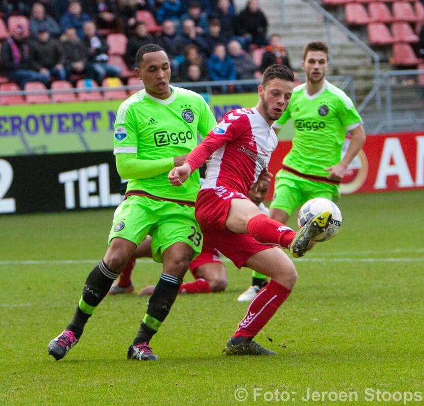Ramselaar op weg naar een voorzet waaruit Ayoub de 1-0 scoort. Foto: Jeroen Stoops
