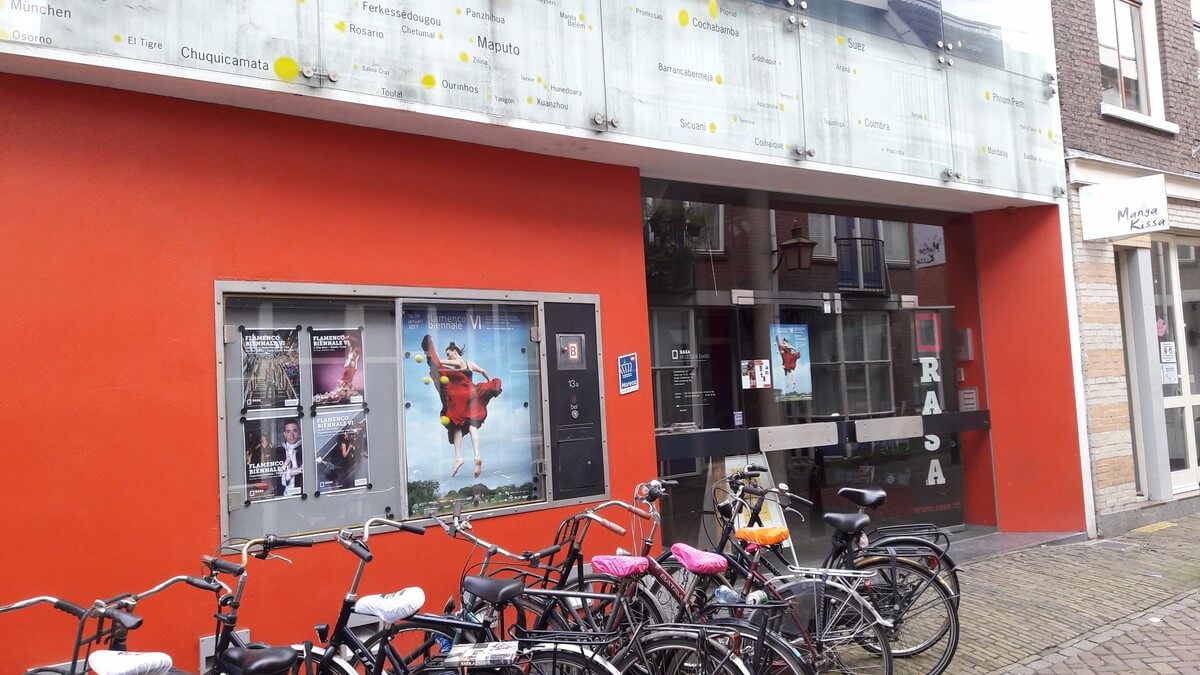 Het laatste affiche van Rasa aan de Pauwstraat in januari van dit jaar. Foto: Nieuws030