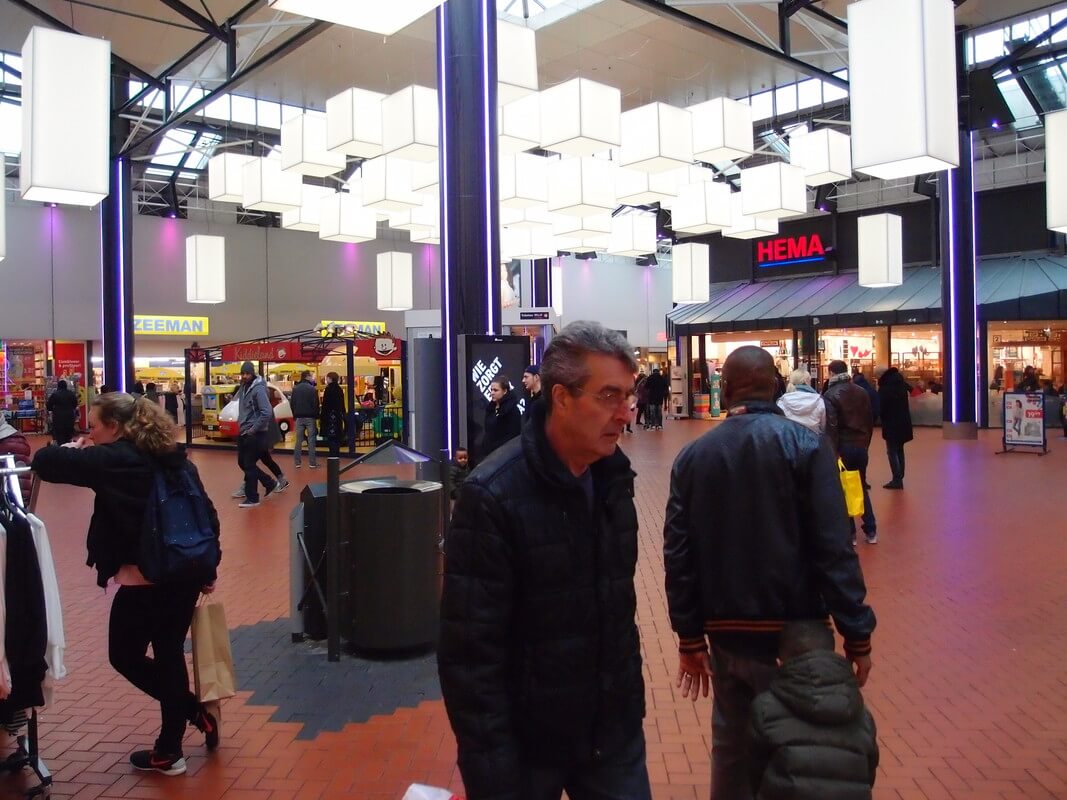 Het ‘Shoppingcenter Overvecht’ is geheel overdekt. Foto: Nieuws030