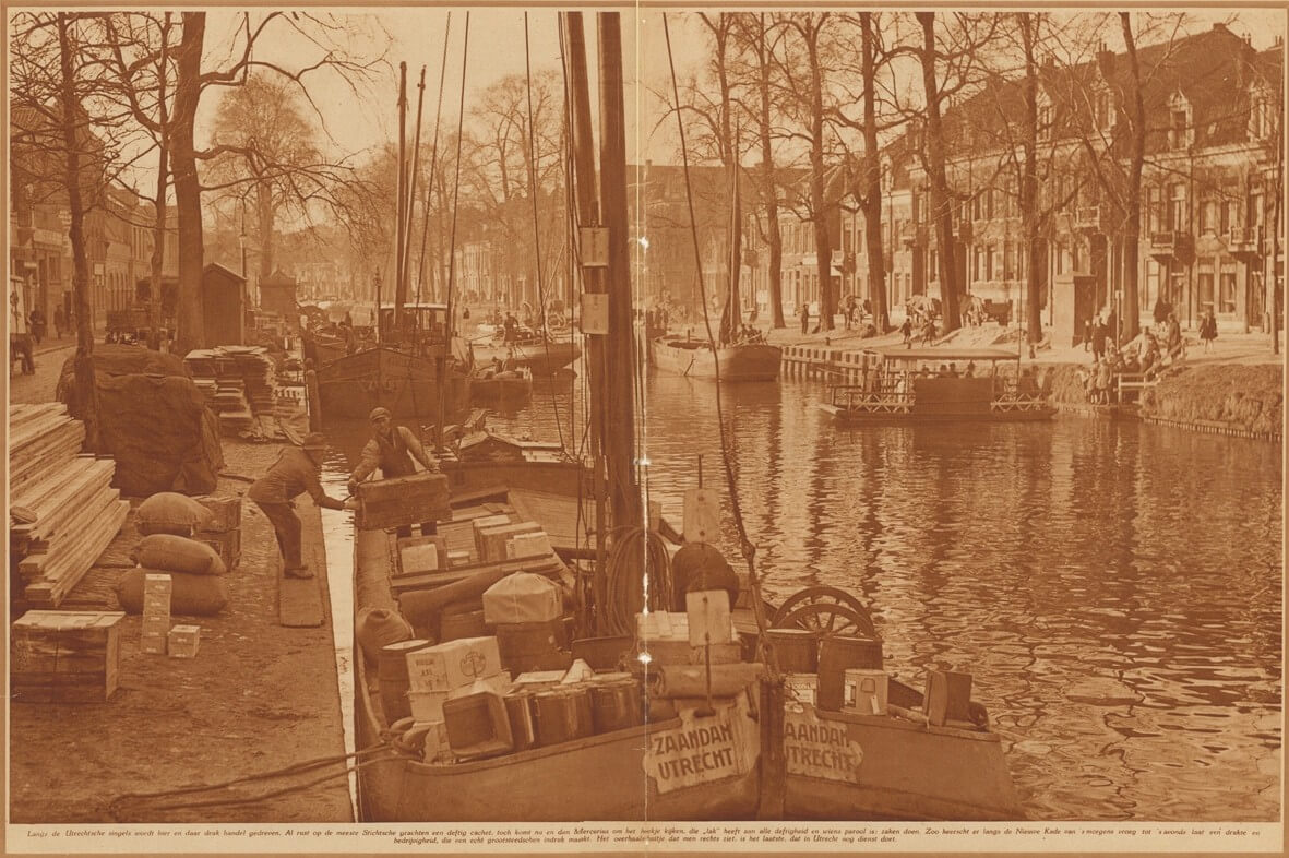 Bedrijvigheid langs de Nieuwekade in 1930. Het voorste schip ligt waar nu de Monicabrug naar de Jacobstraat is. Foto: Utrecht in Woord en Beeld, bron: Collectie Beeldmateriaal Nederlands Volksbuurtmuseum