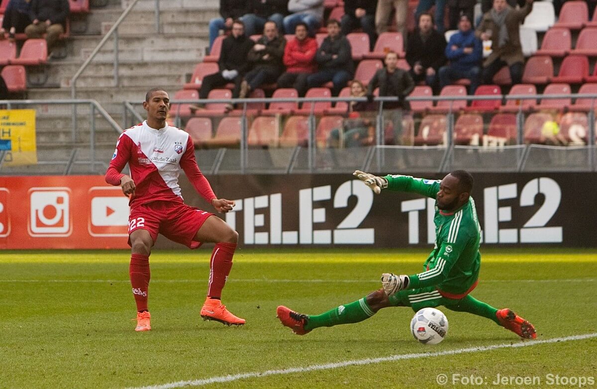 Snelle openingsgoal van Haller. Foto: Jeroen Stoops