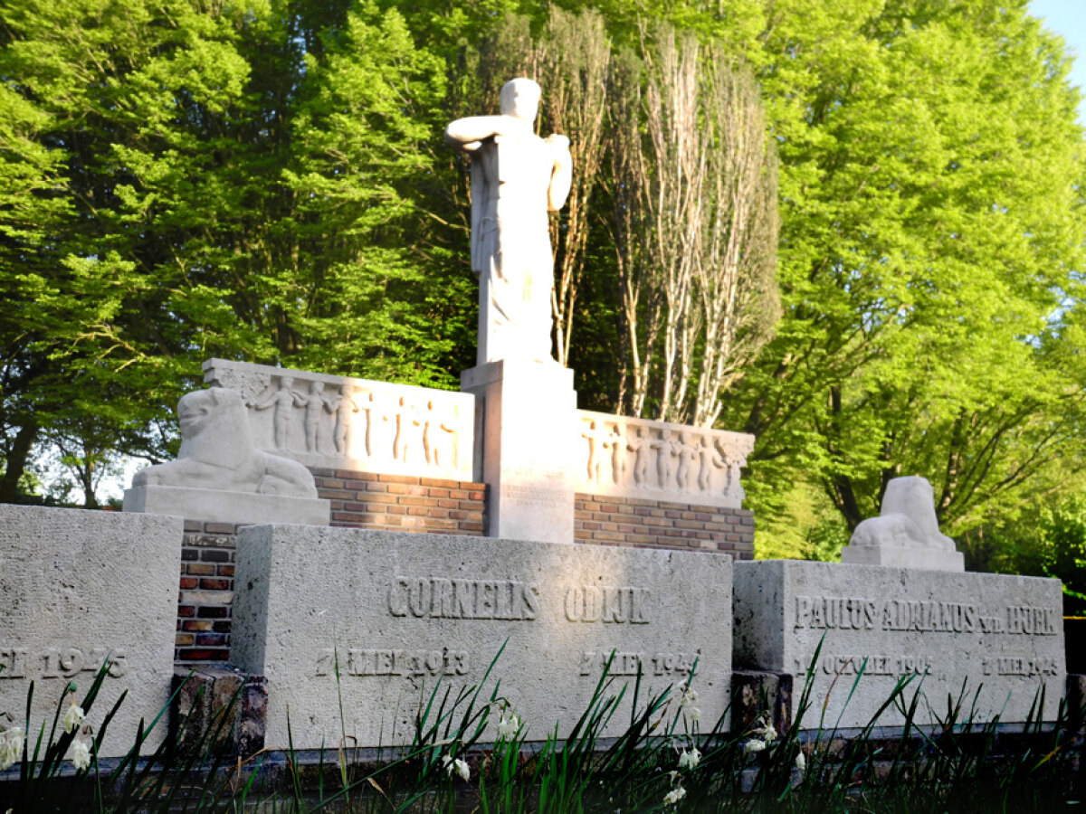Cornelis Odijk is herbegraven in het eregraf op Begraafplaats Tolsteeg.