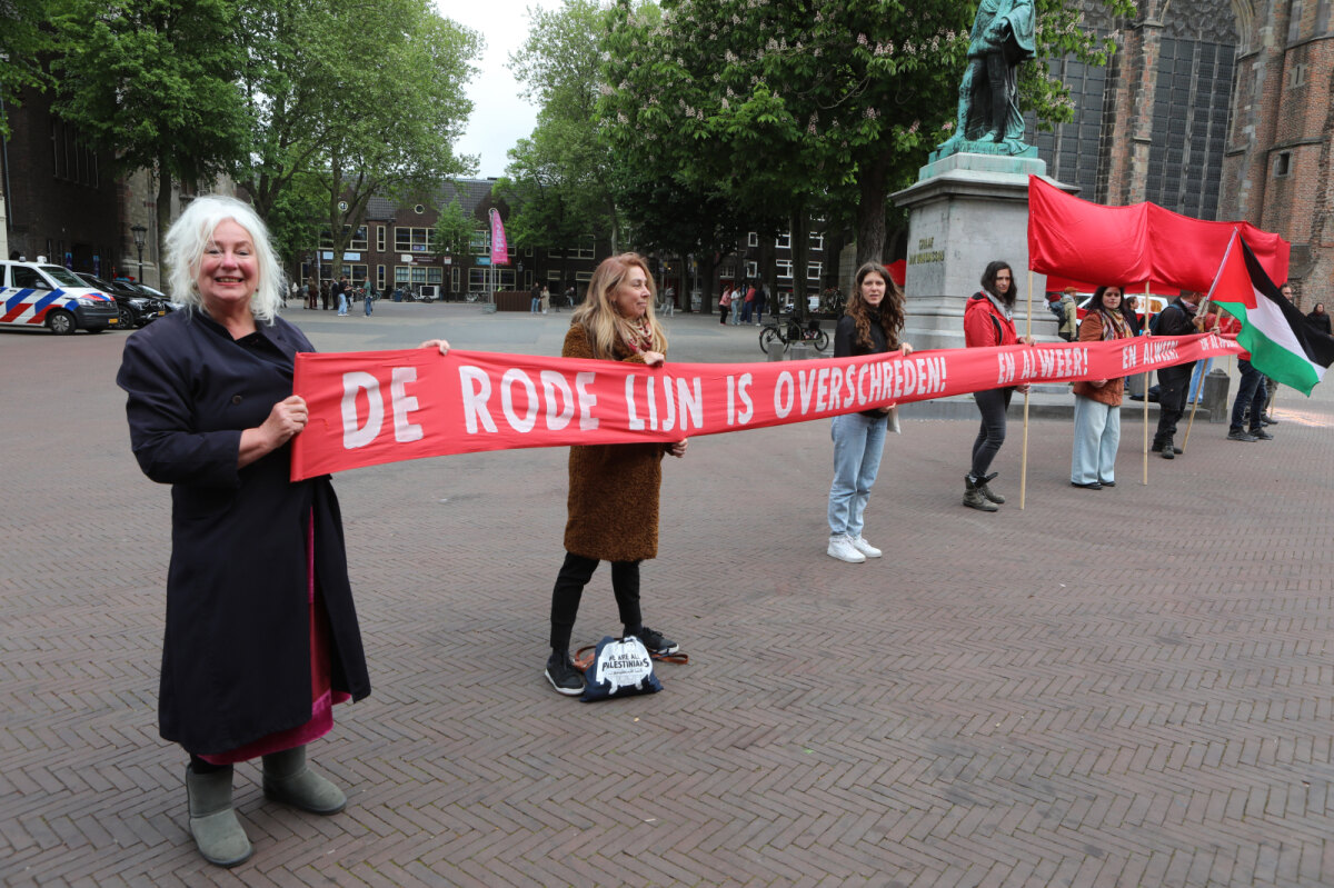 De Bevrijdingsdag startte op het Domplein met de demonstratie van Utrechters die eisen dat er een boycot komt van Israël.