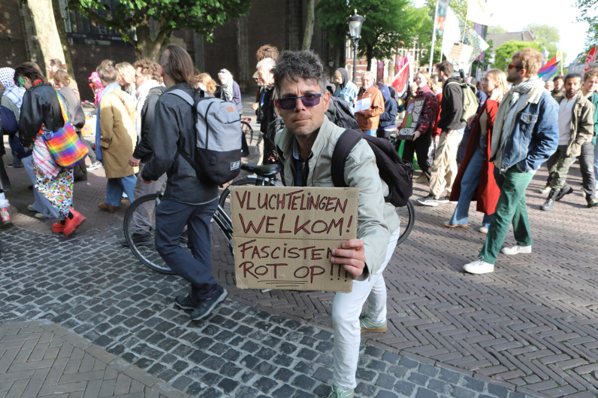 Op het Domplein startte rond 18.30 uur een anti-fascismebetoging.