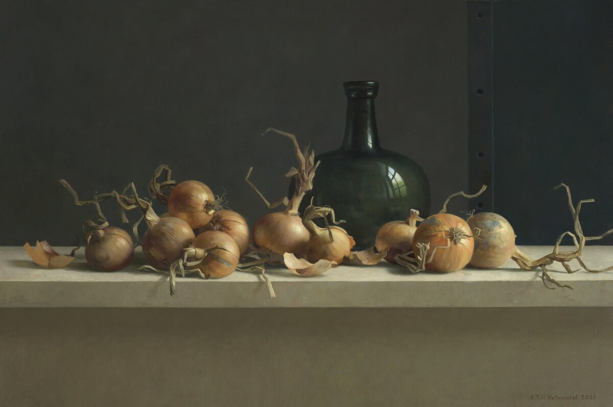 Uienstilleven met grote fles, Henk Helmantel, 2021. Foto: Art Revisited