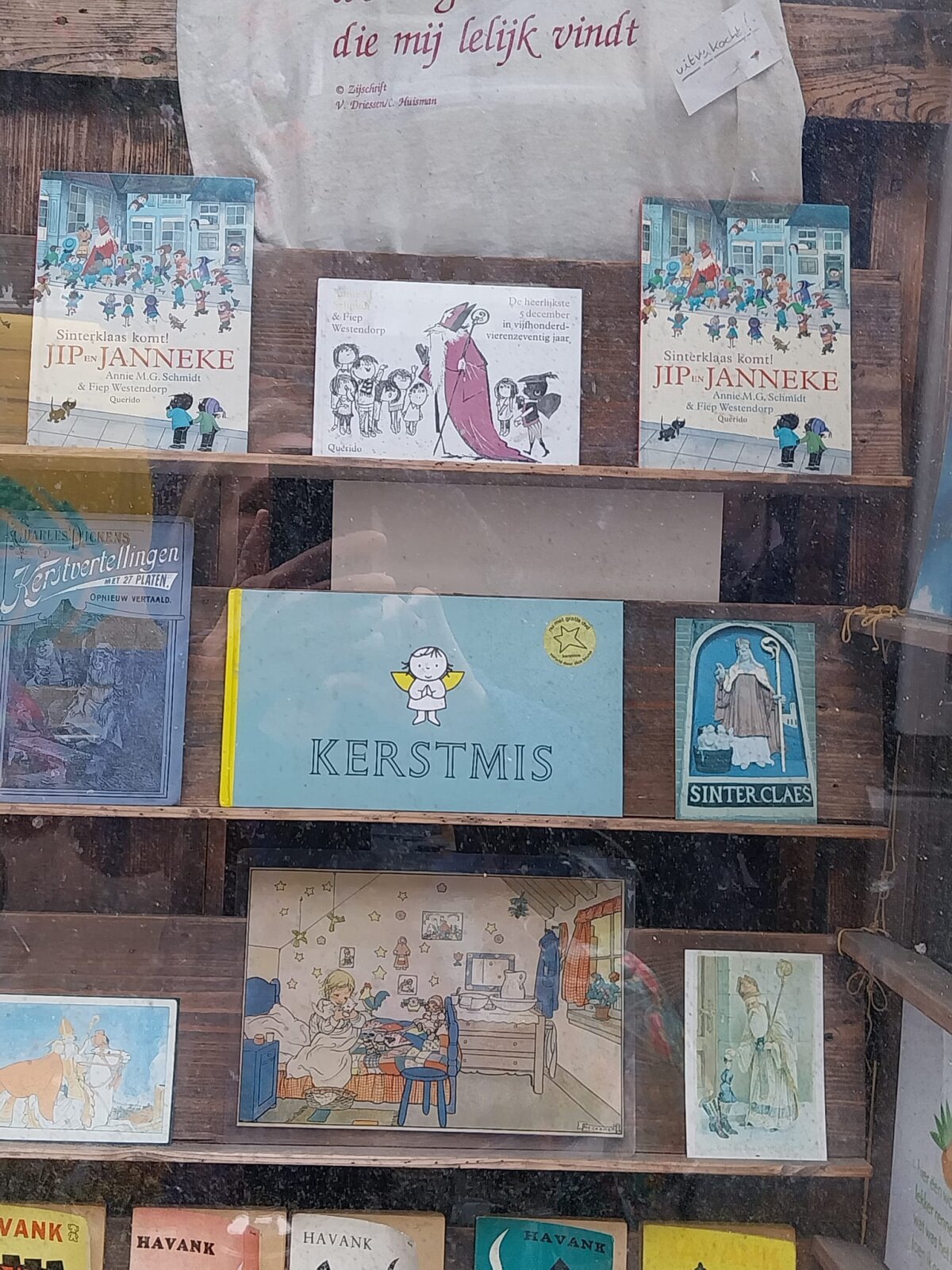 Deel van de etalage van boekhandel Meijer. Foto: Paula Swieringa
