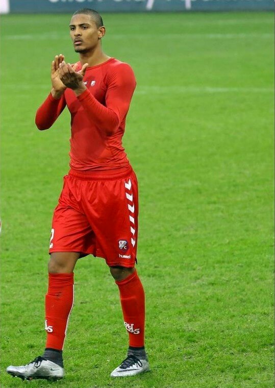 Haller zonder shirt na de wedstrijd. Foto: FC Utrecht.net