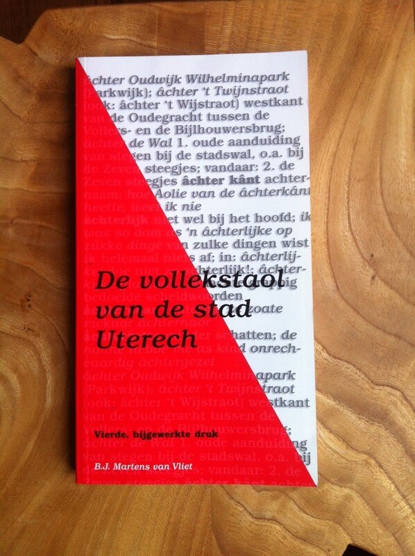 Het boekje Vollekstaol van Bernard Martens van Vliet.