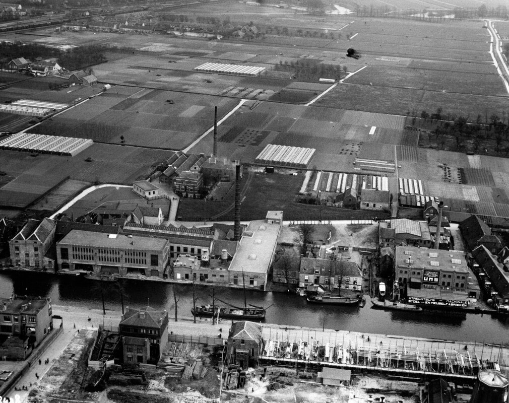 Luchtfoto uit 1929, met de fabrieken van de Utrechtse Machinale Stoel- en Meubelfabriek U.M.S. Pastoe. Foto: Utrechts Archief