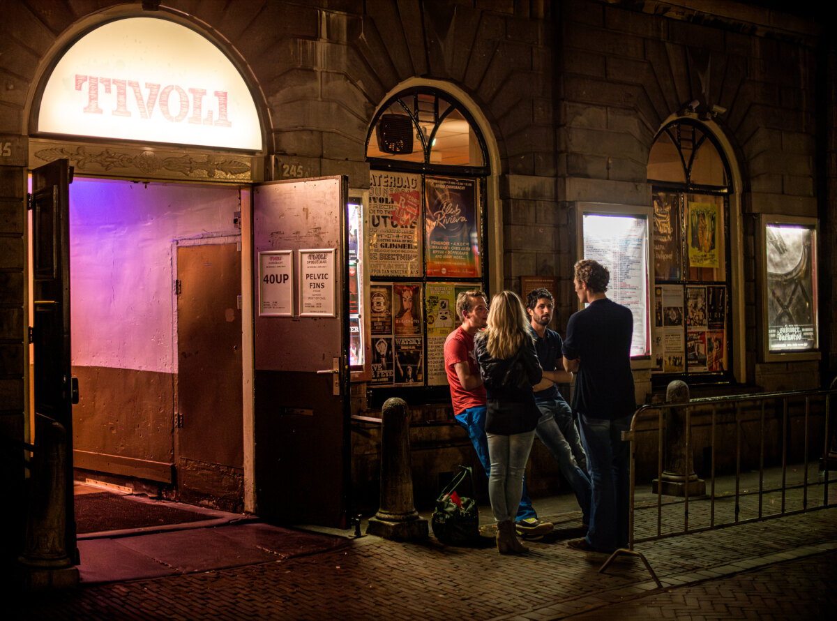 Tivoli op de Oudegracht, diep in de nacht (HE)