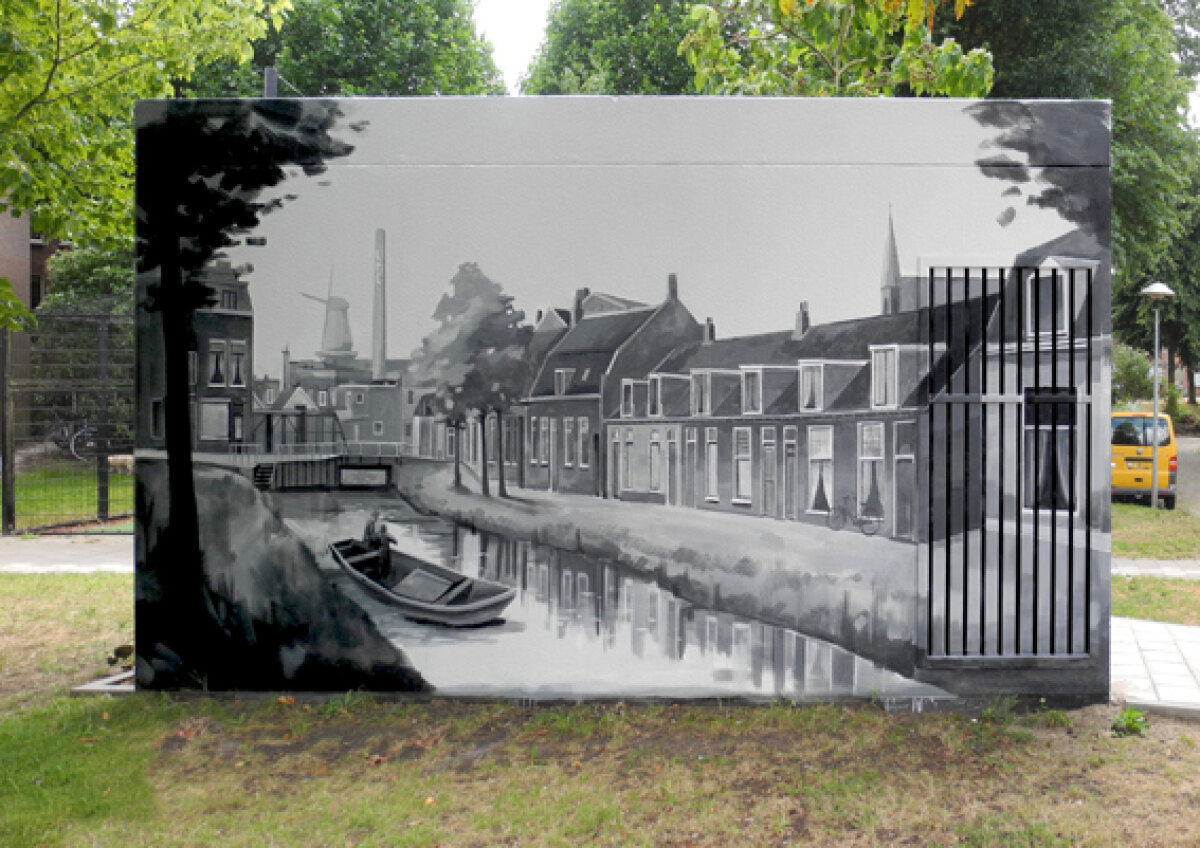 Het Zwartewater, met op de achtergrond de molen Rijn & Zon en de schoorsteen van Utrechtsche Melk Centrale (foto: JvW)