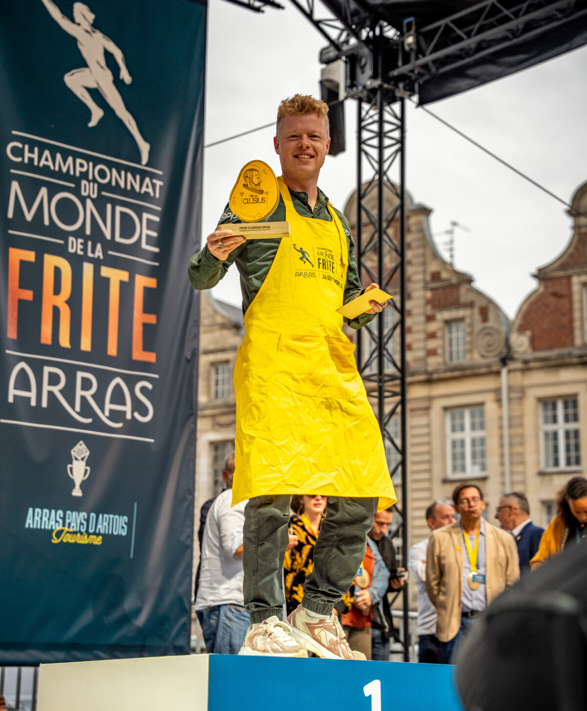 Siem van Bruggen met de eerste prijs. Foto: AvdK