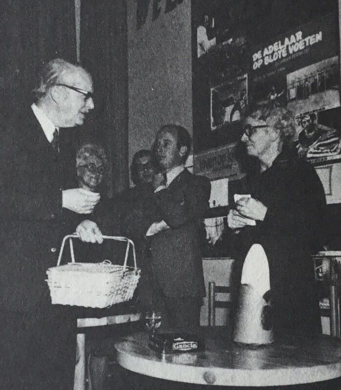 Jan Veenhoven en mevrouw Kieboom bij de opening in 1974 (foto: archief Veenhoven)
