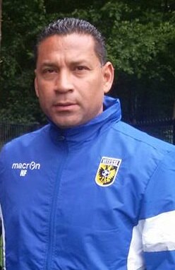 Henk Fraser toen hij nog bij Vitesse coachte (foto: Wikipedia)