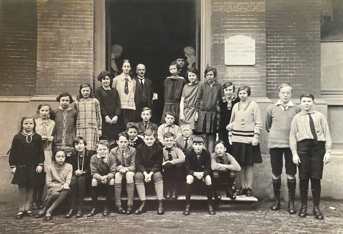 1928