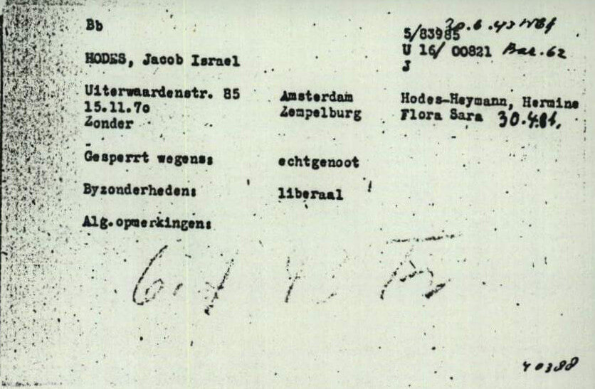 Scan van de Joodse Raad-kaart van Jacob Israël Hodes. Daarop staat ook met potlood de transportdatum naar Sobibor geschreven: 6 juli 1943 Tr.