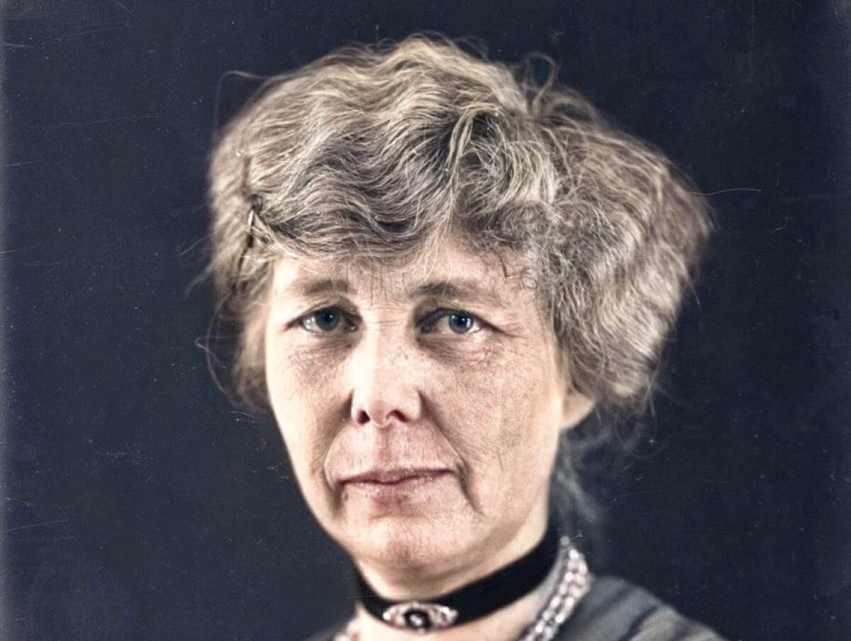 Ina Boudier-Bakker. Maker van de foto in 1935/1940: Francis Kramer, inkleuring in 2020: Jim Terlingen