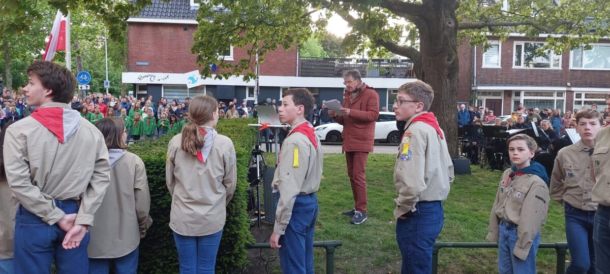 Versteeg bij zijn toespraak. Foto: mw. Versteeg