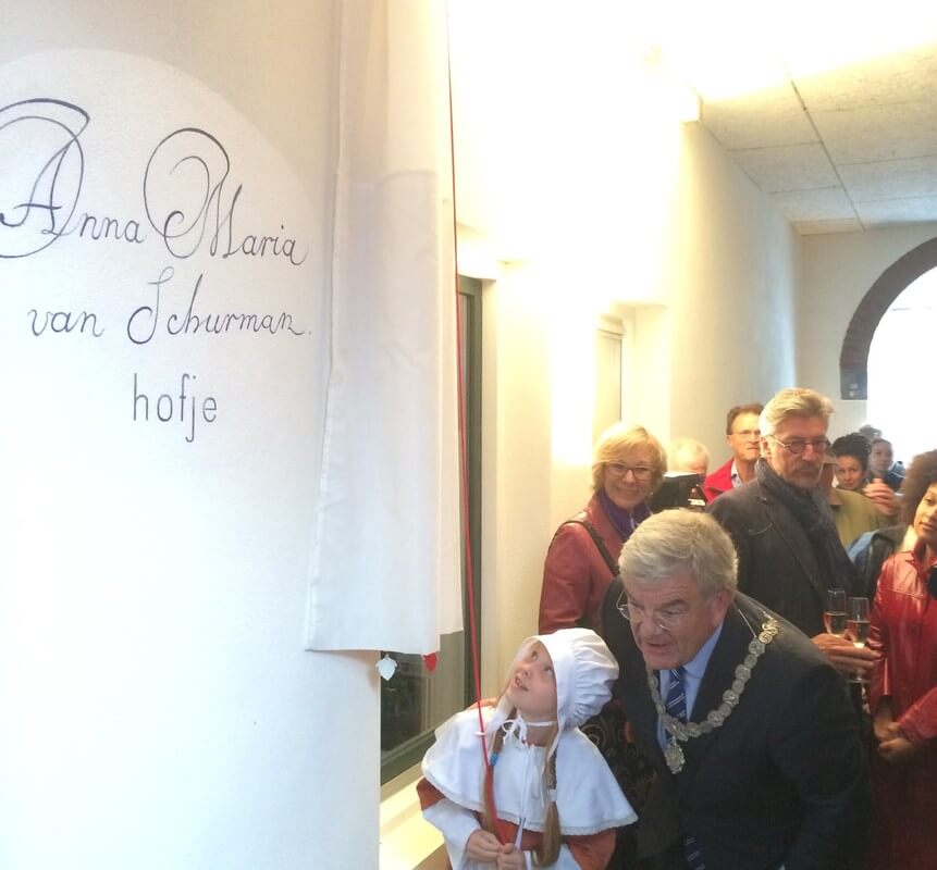 De burgemeester  toonde zich wederom een kindervriend. Foto: Jim Terlingen