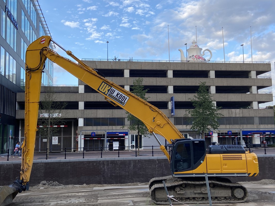 De theepot op parkeergarage Rijnkade, 2020. Foto Jim Terlingen