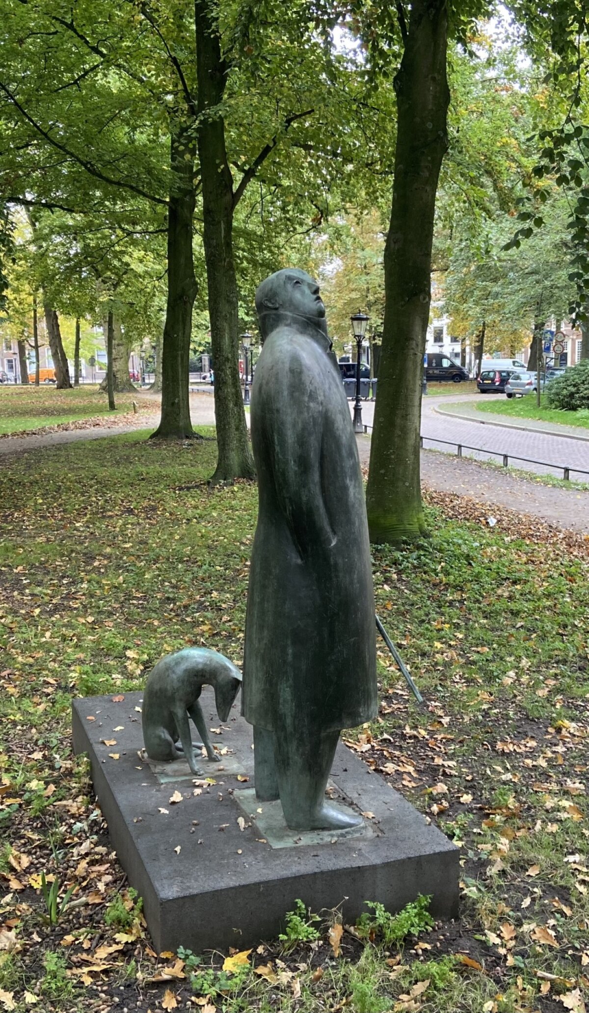 Het beeld De Spoetnikkijker in Park Servaasbolwerk. Foto: JT