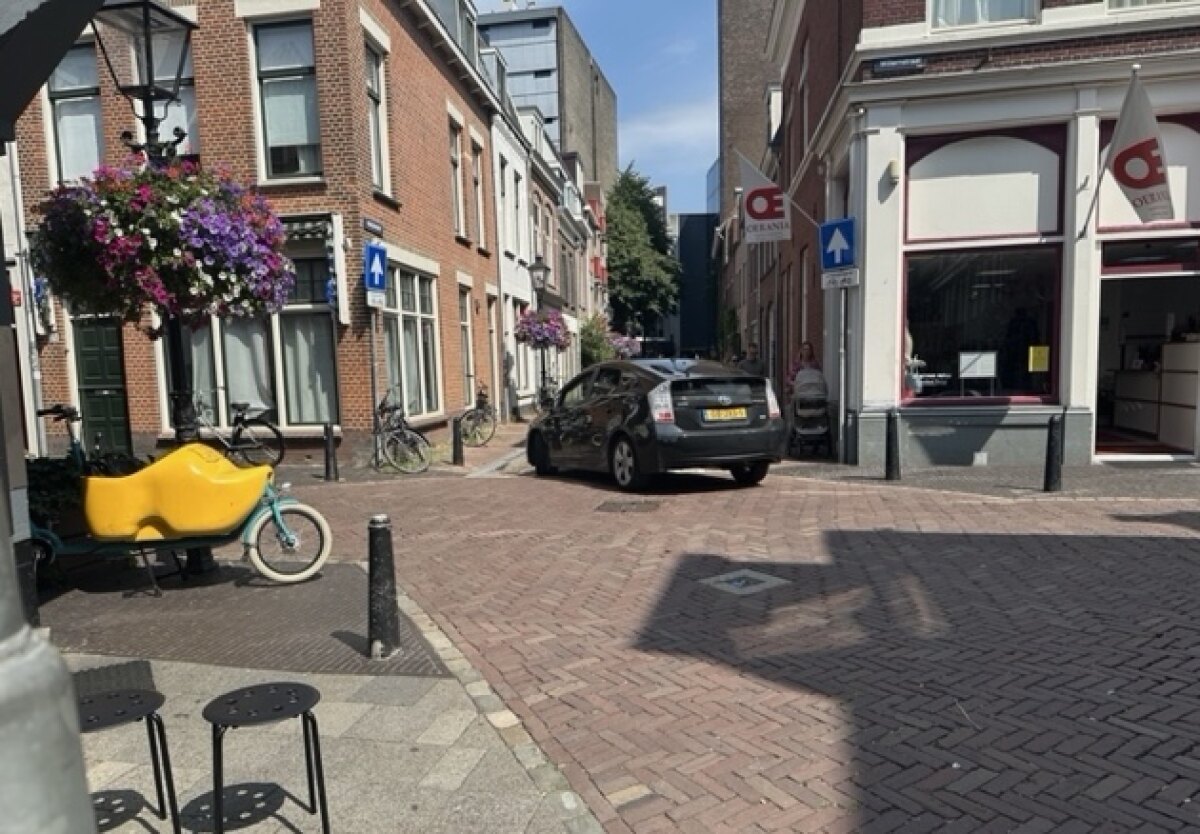 Zachtjes de bocht om. Foto: DB
