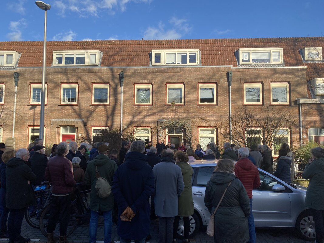 Op de Frans Halsstraat waren rond de veertig aanwezigen. Foto: Jim Terlingen