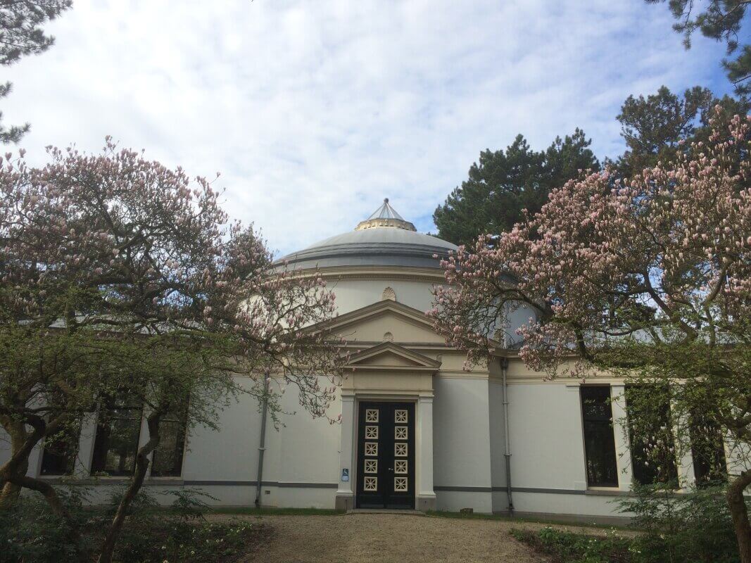 Het ontvangstgebouw op begraafplaats Kovelswade, maart 2020. Foto: JT