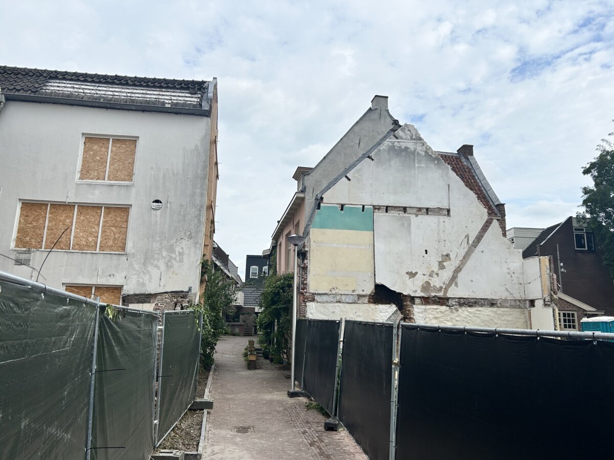 Visscherssteeg, met in de rug de Springweg. Foto: JT 