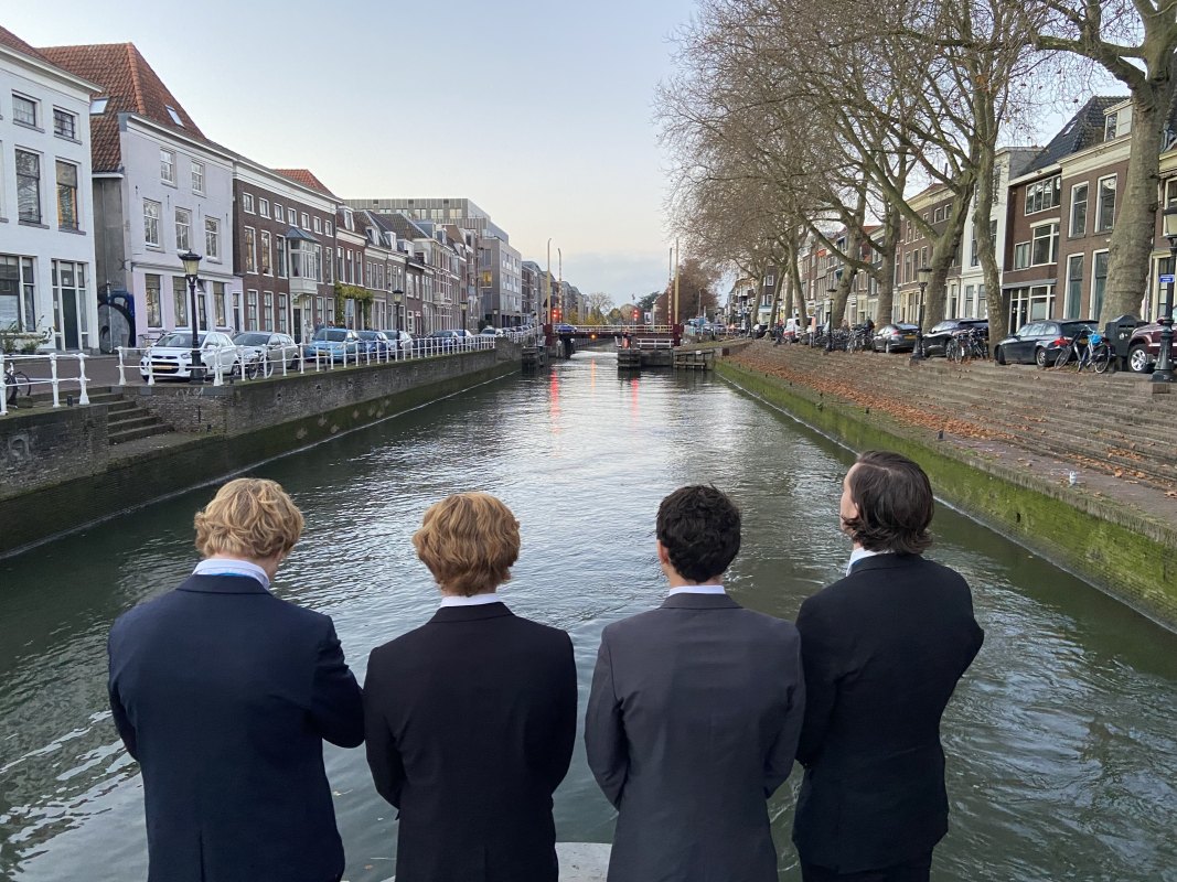 Vier huisgenoten bij de Weerdsluis. Foto: Jim Terlingen