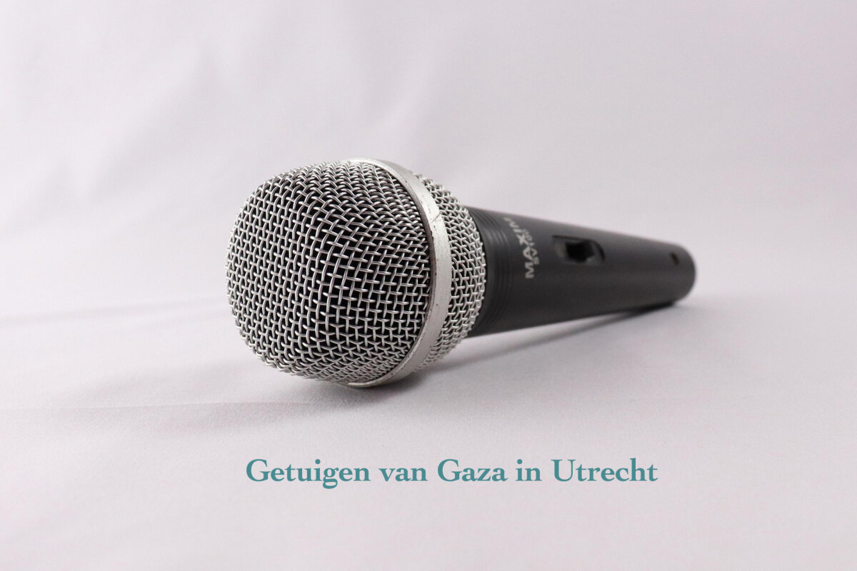 Foto van microfoon: blessonkunjumon via Pixabay. Gehele afbeelding: Jim Terlingen