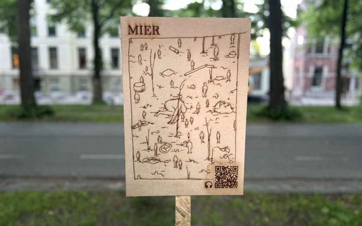 Ook het mier-bordje heeft een QR-code. Foto; JT